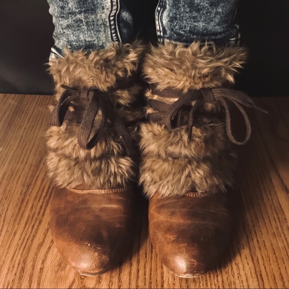 SOLD Lavorazione Artigiana Faux Fur Cuffed Boots - Picture 5 of 8